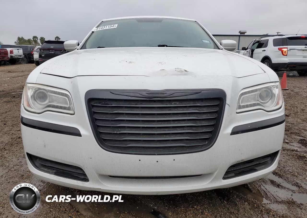 2012 Chrysler 300 VIN:2C3CCAAG8CH138797 - 5