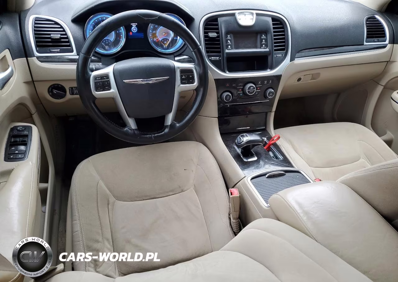2012 Chrysler 300 VIN:2C3CCAAG8CH138797 - 8