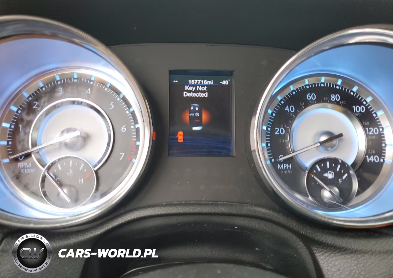 2012 Chrysler 300 VIN:2C3CCAAG8CH138797 - 9