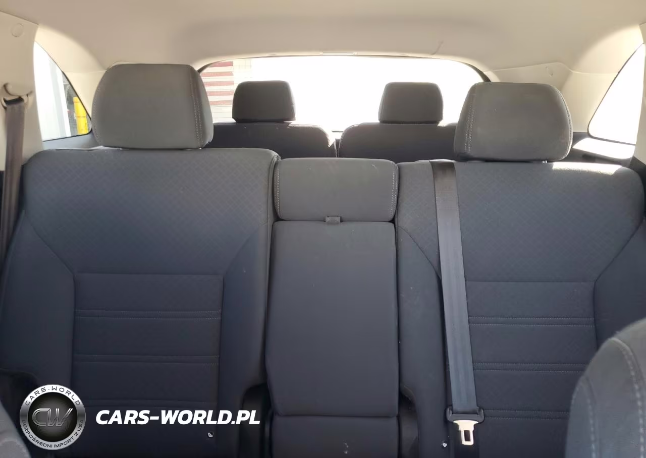 2020 Kia Sorento S VIN:5XYPG4A5XLG620607 - 10