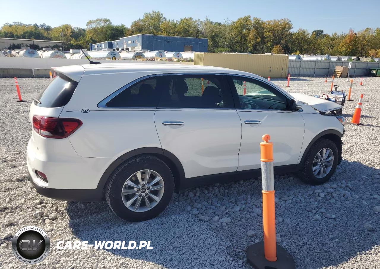 2020 Kia Sorento S VIN:5XYPG4A5XLG620607 - 3