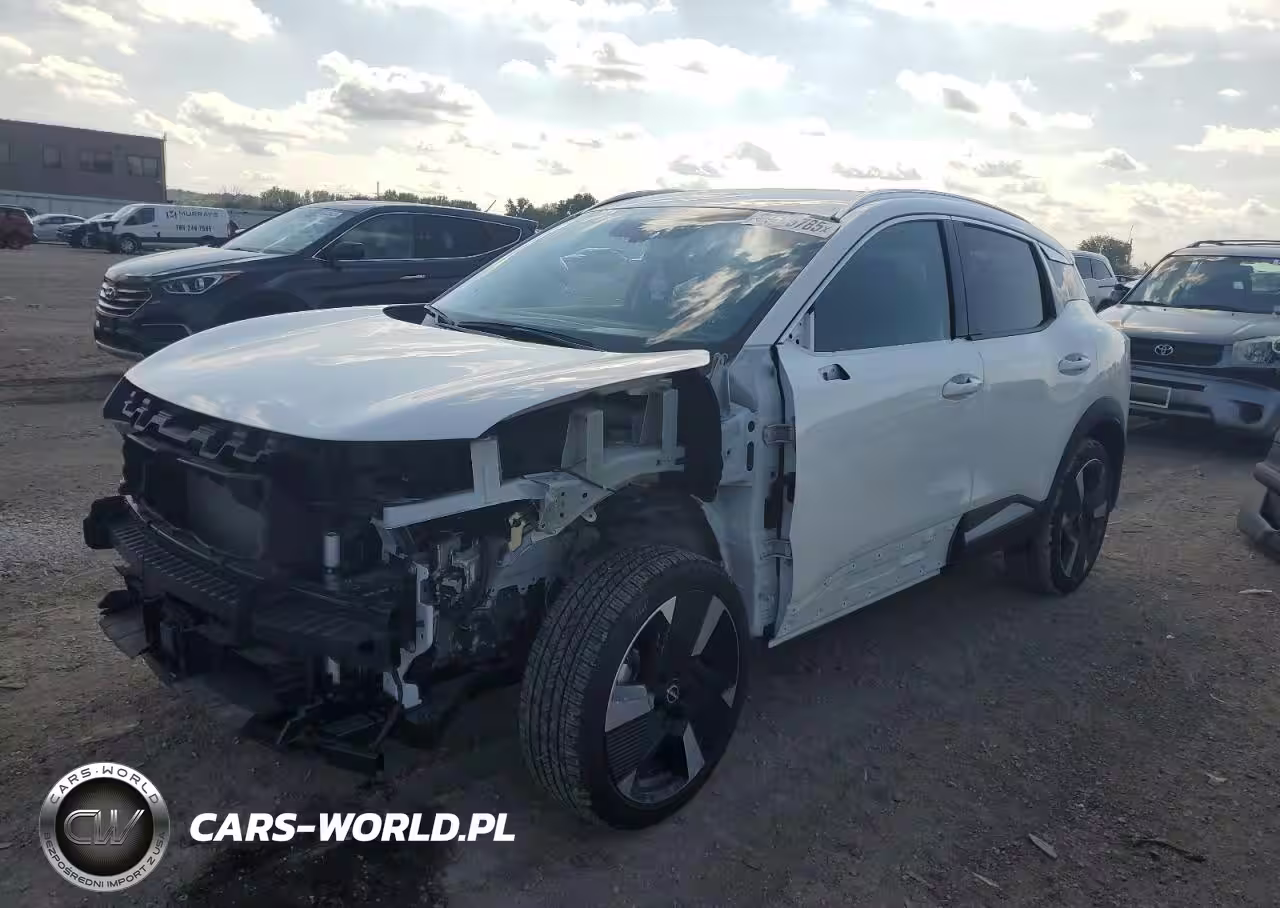 2025 Nissan Kicks Sr