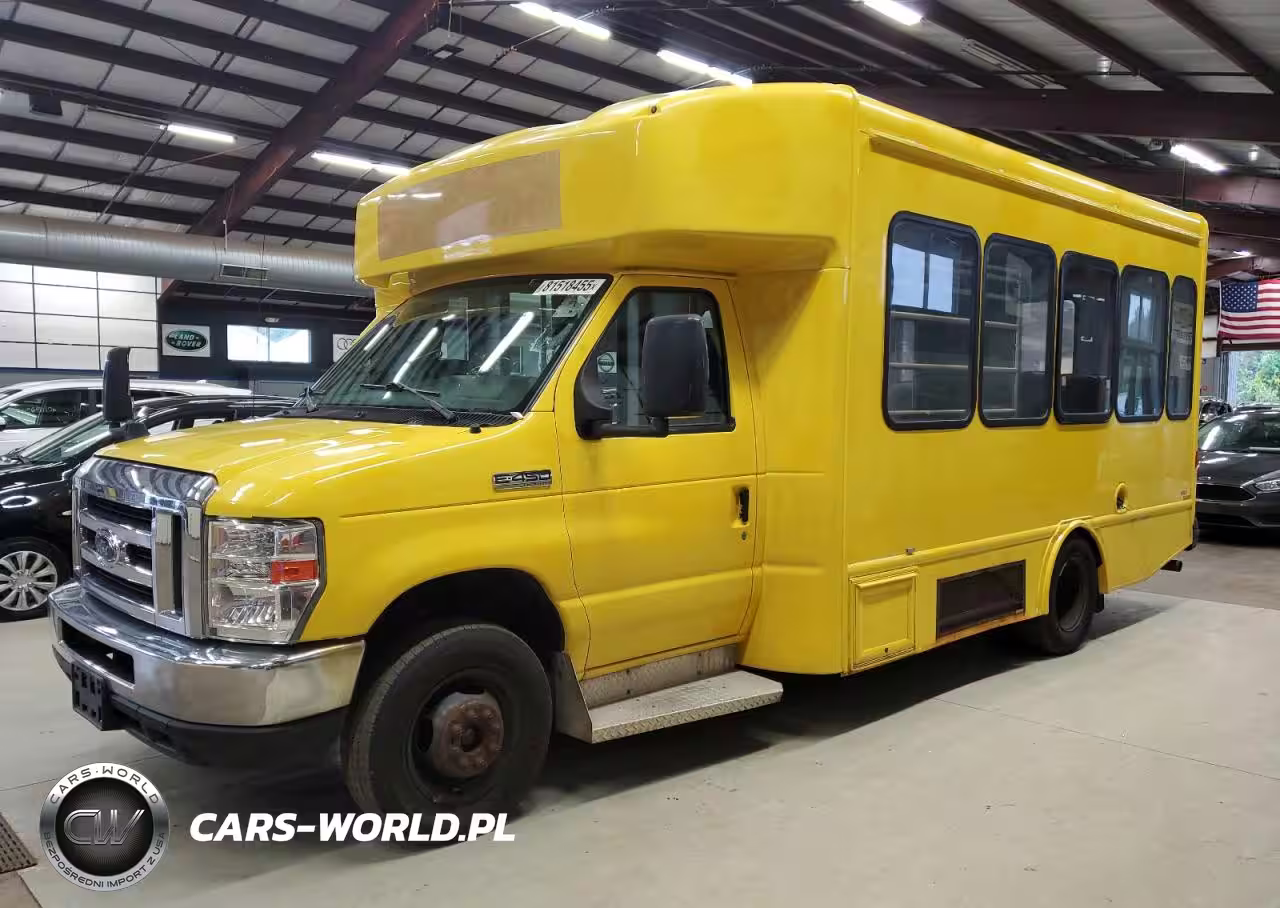 2019 Ford Econoline E450 Super Duty Cutaway Van