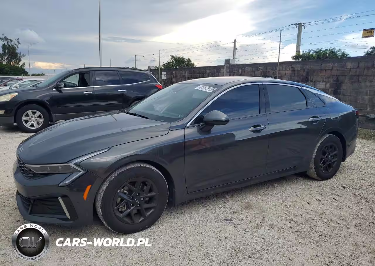 2025 Kia K5 Lxs