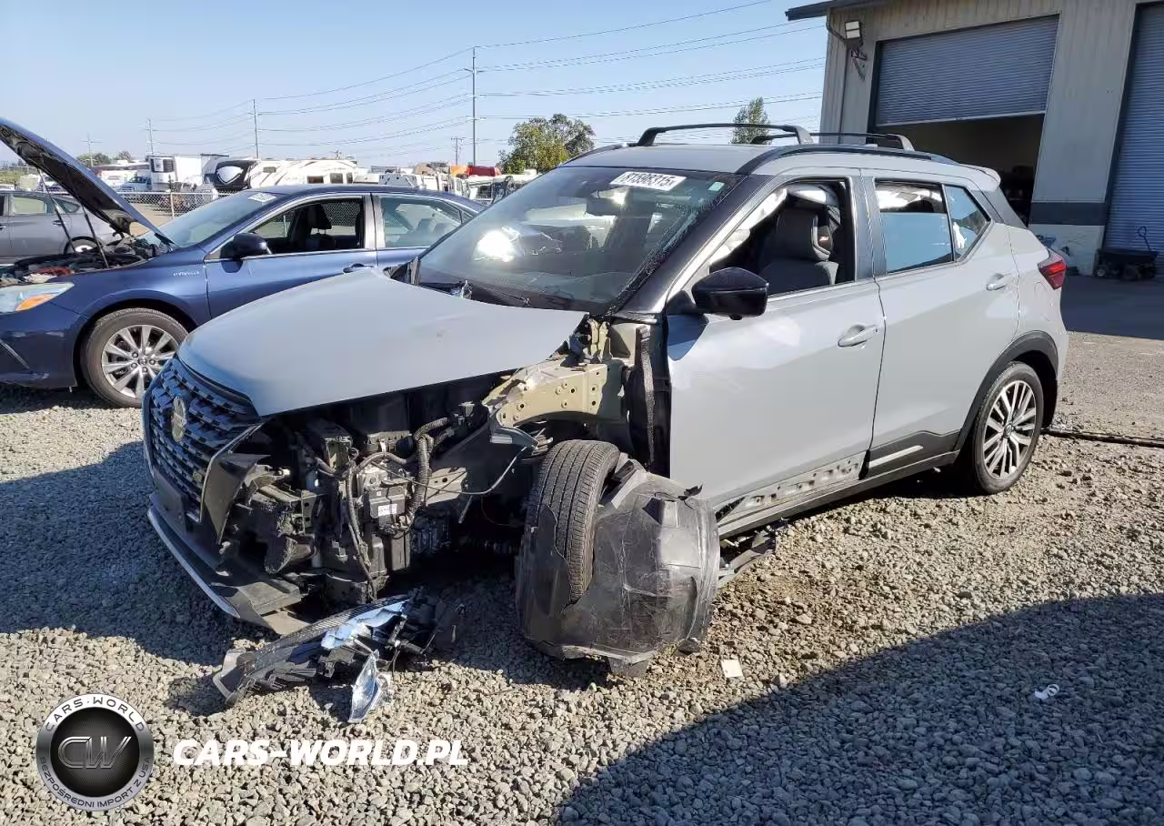 2021 Nissan Kicks Sr