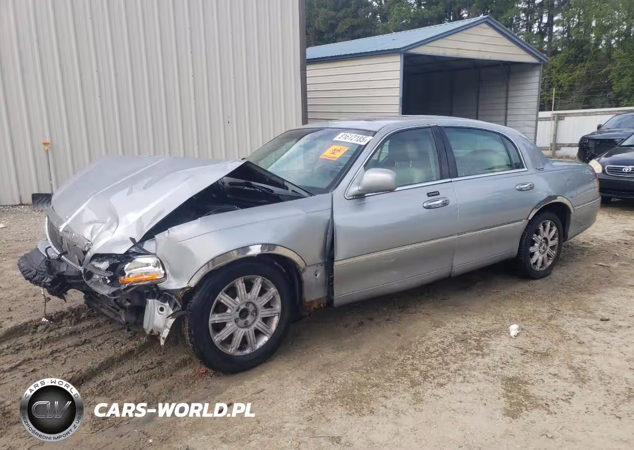 2006 Lincoln Town Car Signature Limited