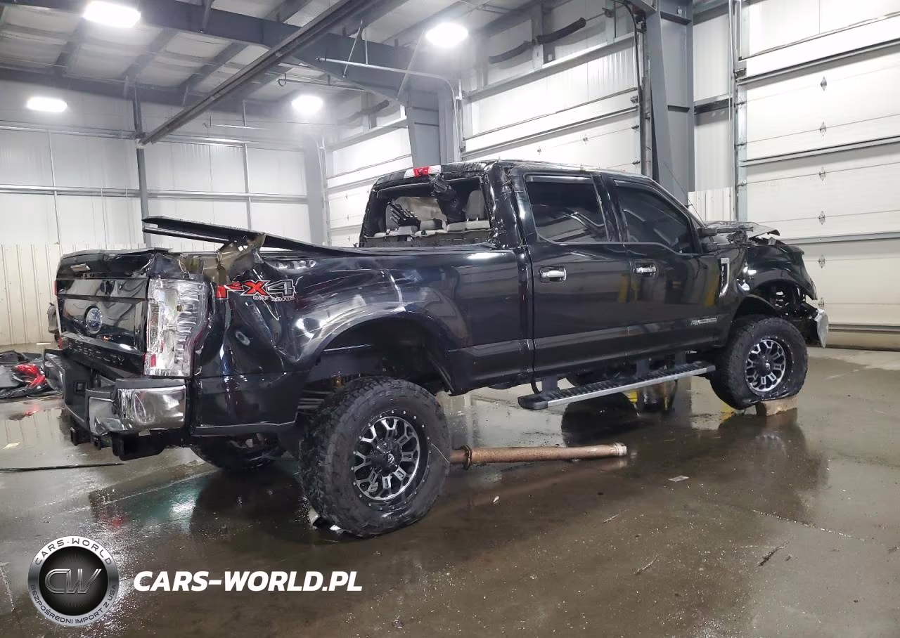 2018 Ford F250 Super Duty VIN:1FT7W2BT0JEB94940 - 3
