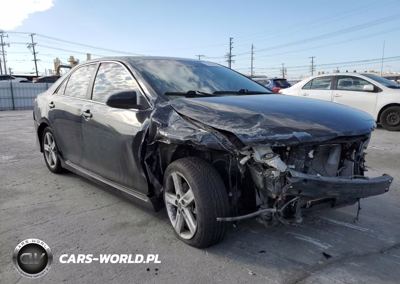 2014 Toyota Camry L VIN:4T1BF1FKXEU745582 - 4