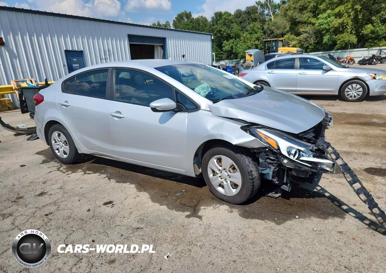 2018 Kia Forte Lx VIN:3KPFK4A78JE225590 - 4