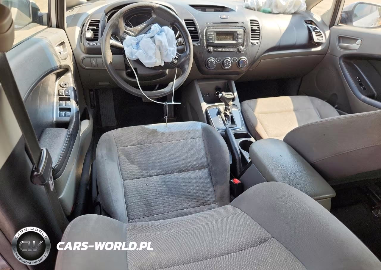 2018 Kia Forte Lx VIN:3KPFK4A78JE225590 - 8