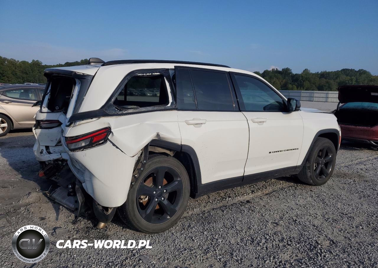 2022 Jeep Grand Cherokee Laredo VIN:1C4RJHAG7N8573971 - 3