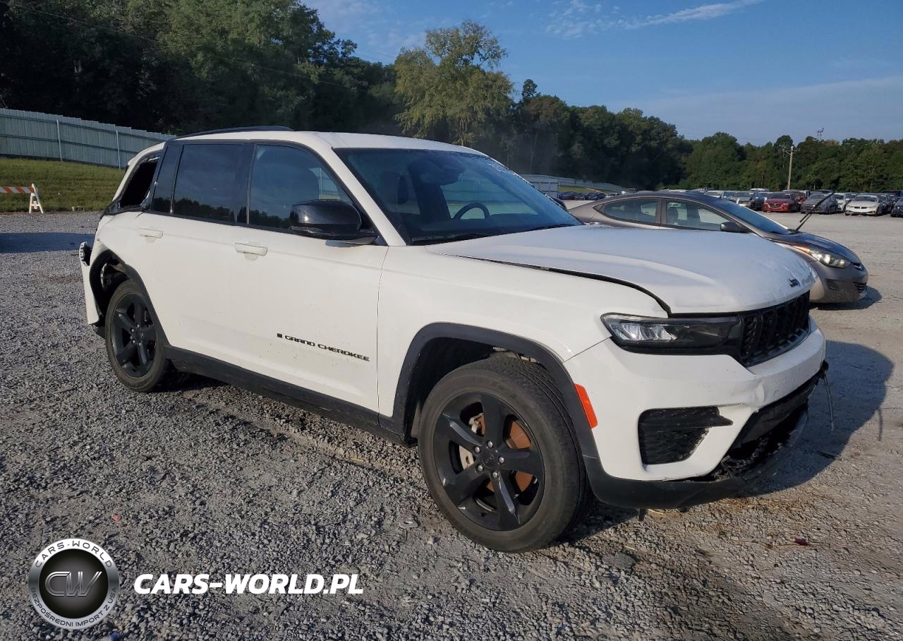 2022 Jeep Grand Cherokee Laredo VIN:1C4RJHAG7N8573971 - 4