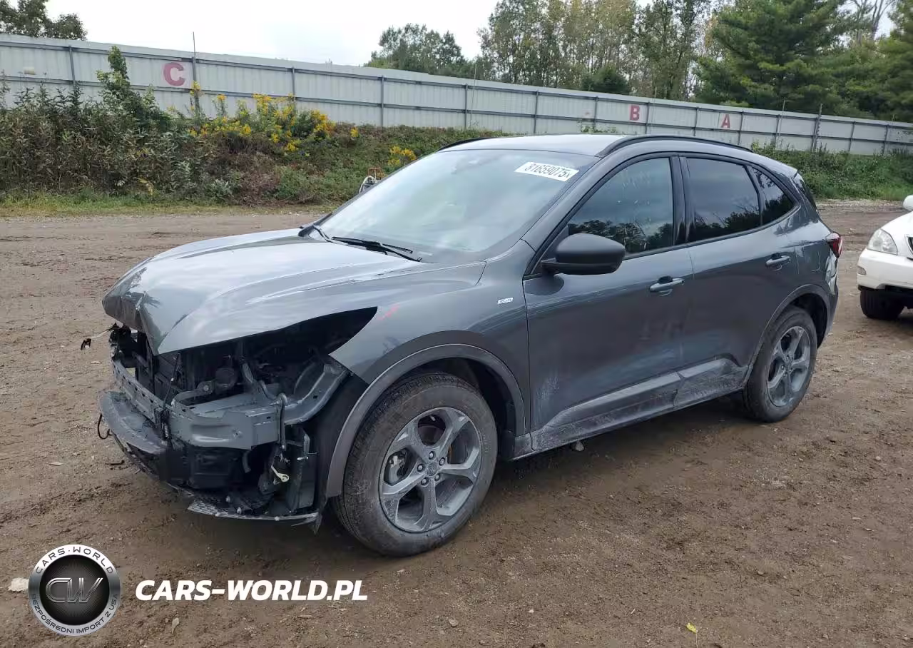 2024 Ford Escape St Line