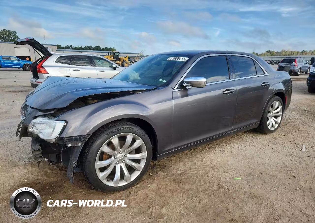 2019 Chrysler 300 Touring