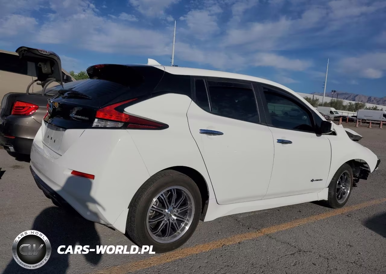2018 Nissan Leaf S VIN:1N4AZ1CP1JC301360 - 3