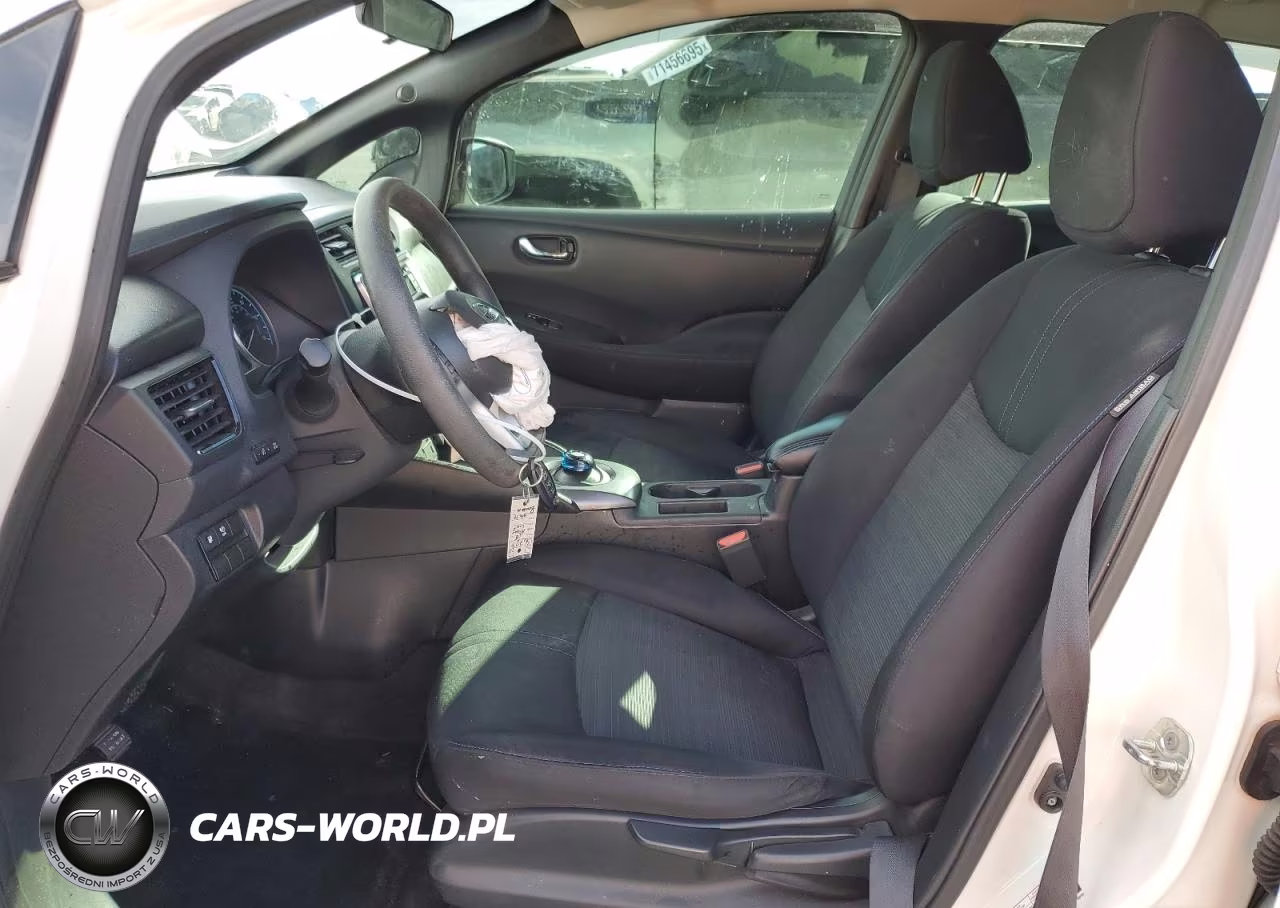 2018 Nissan Leaf S VIN:1N4AZ1CP1JC301360 - 7
