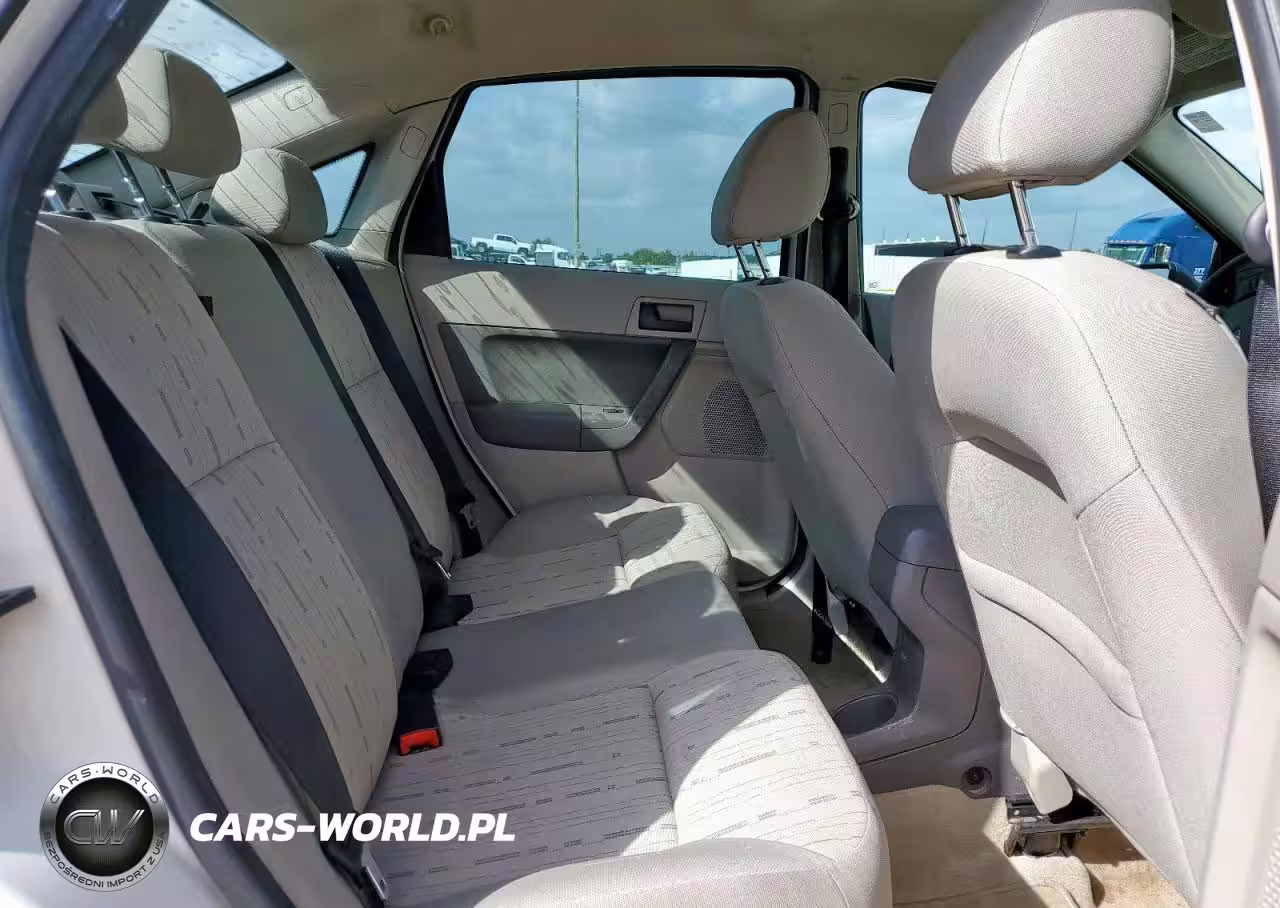 2010 Ford Focus Se VIN:1FAHP3FN6AW110817 - 10