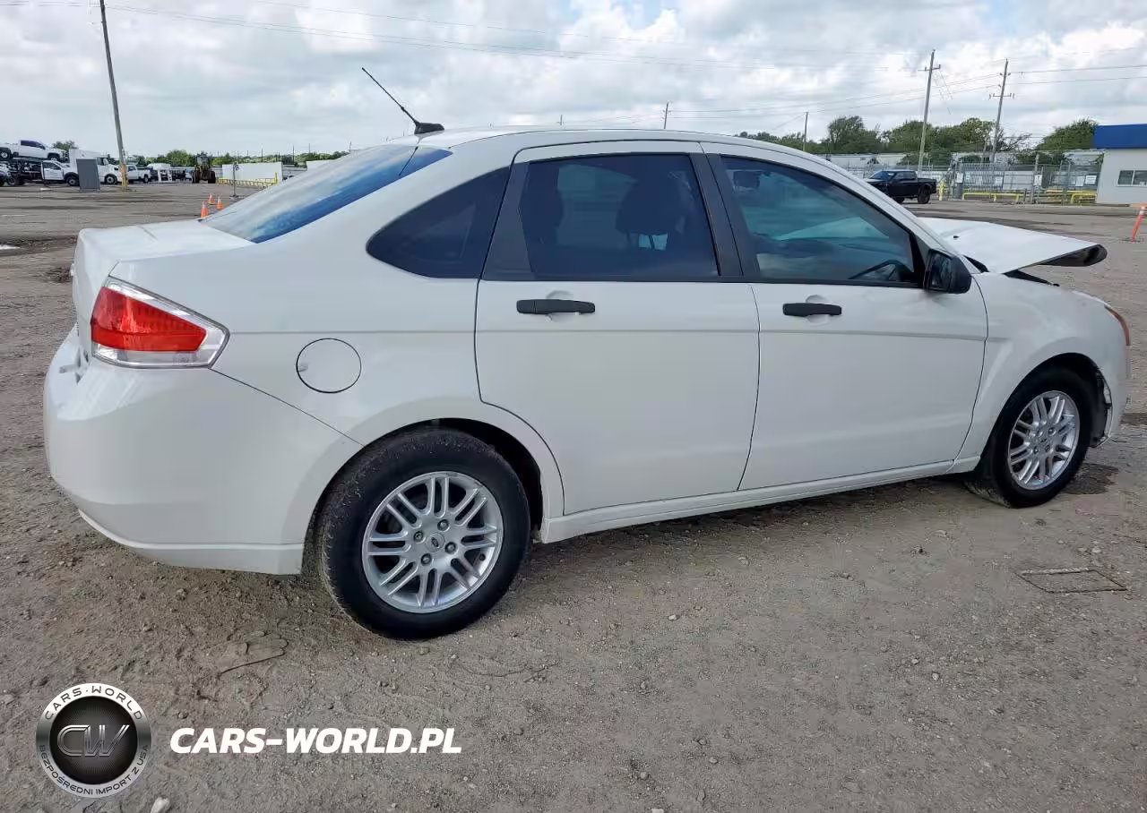 2010 Ford Focus Se VIN:1FAHP3FN6AW110817 - 3