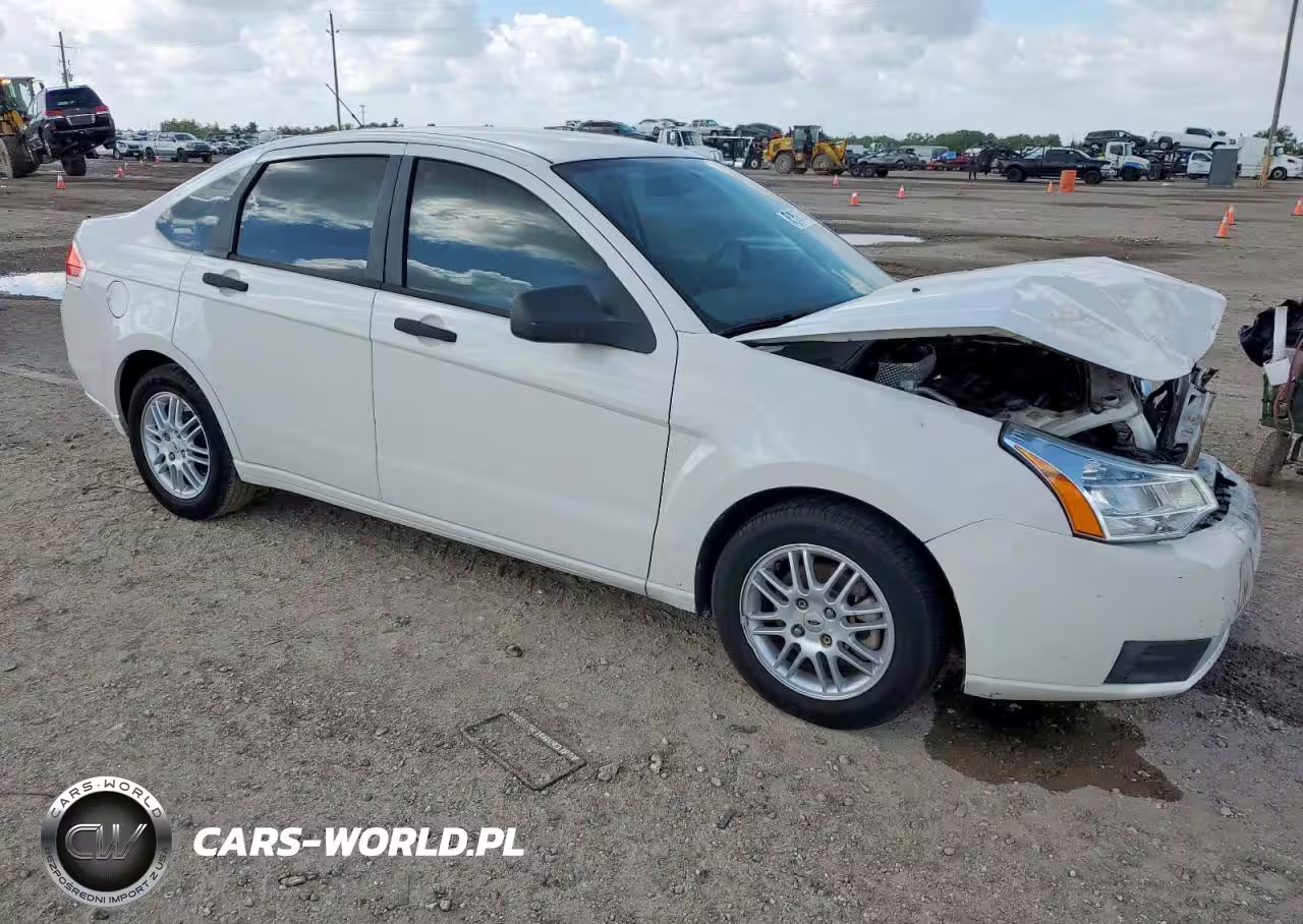 2010 Ford Focus Se VIN:1FAHP3FN6AW110817 - 4
