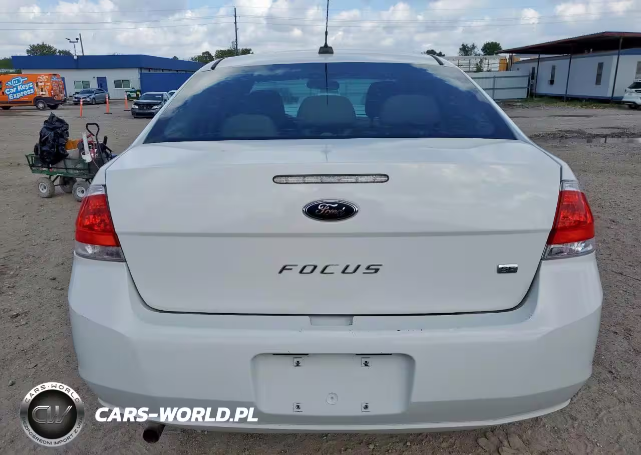 2010 Ford Focus Se VIN:1FAHP3FN6AW110817 - 6