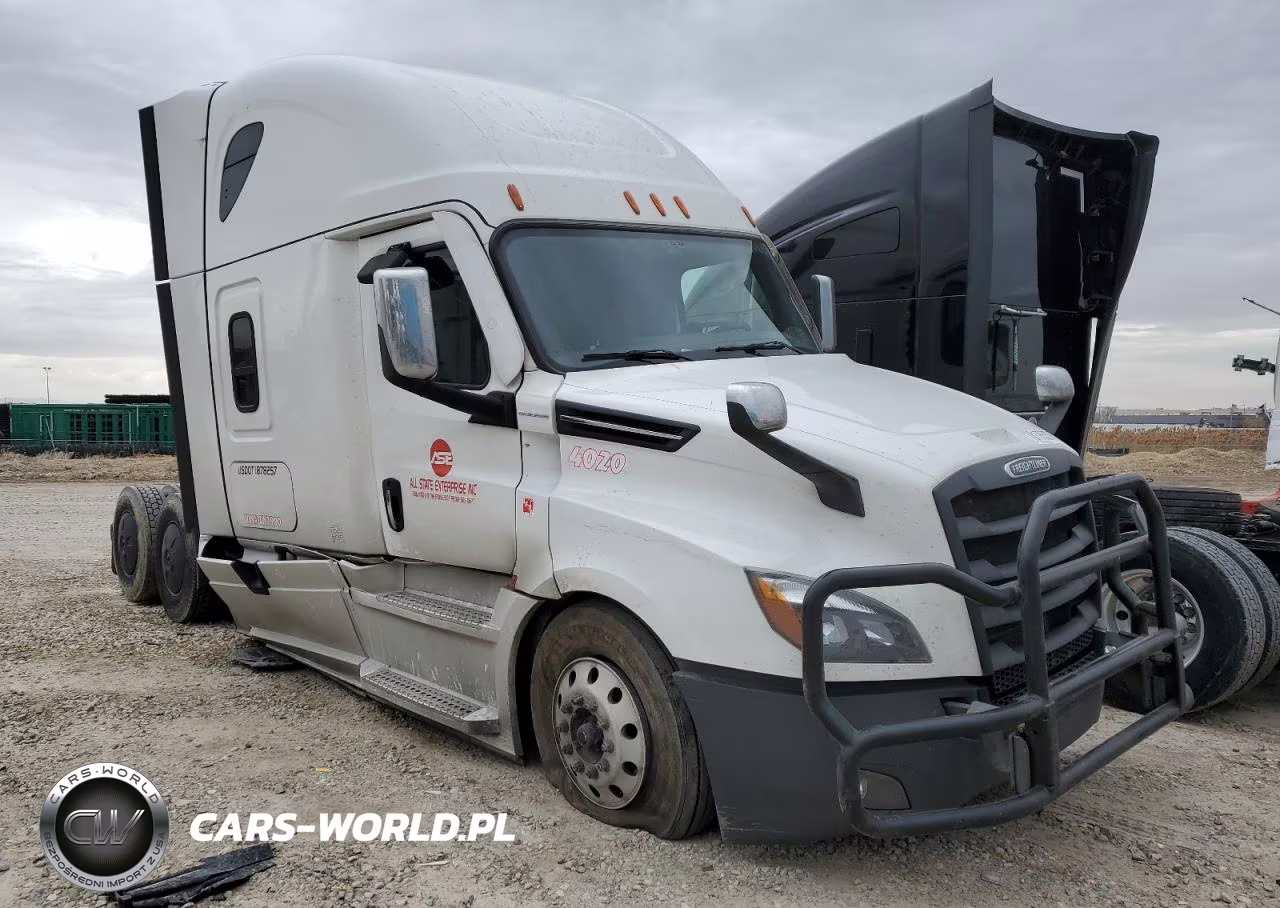 2020 Freightliner Cascadia 126