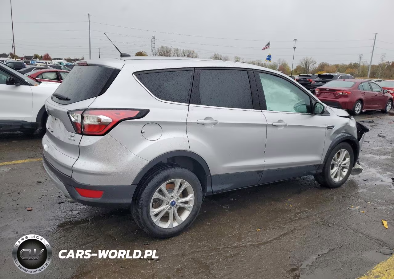 2017 Ford Escape Se VIN:1FMCU0GD7HUD58223 - 3
