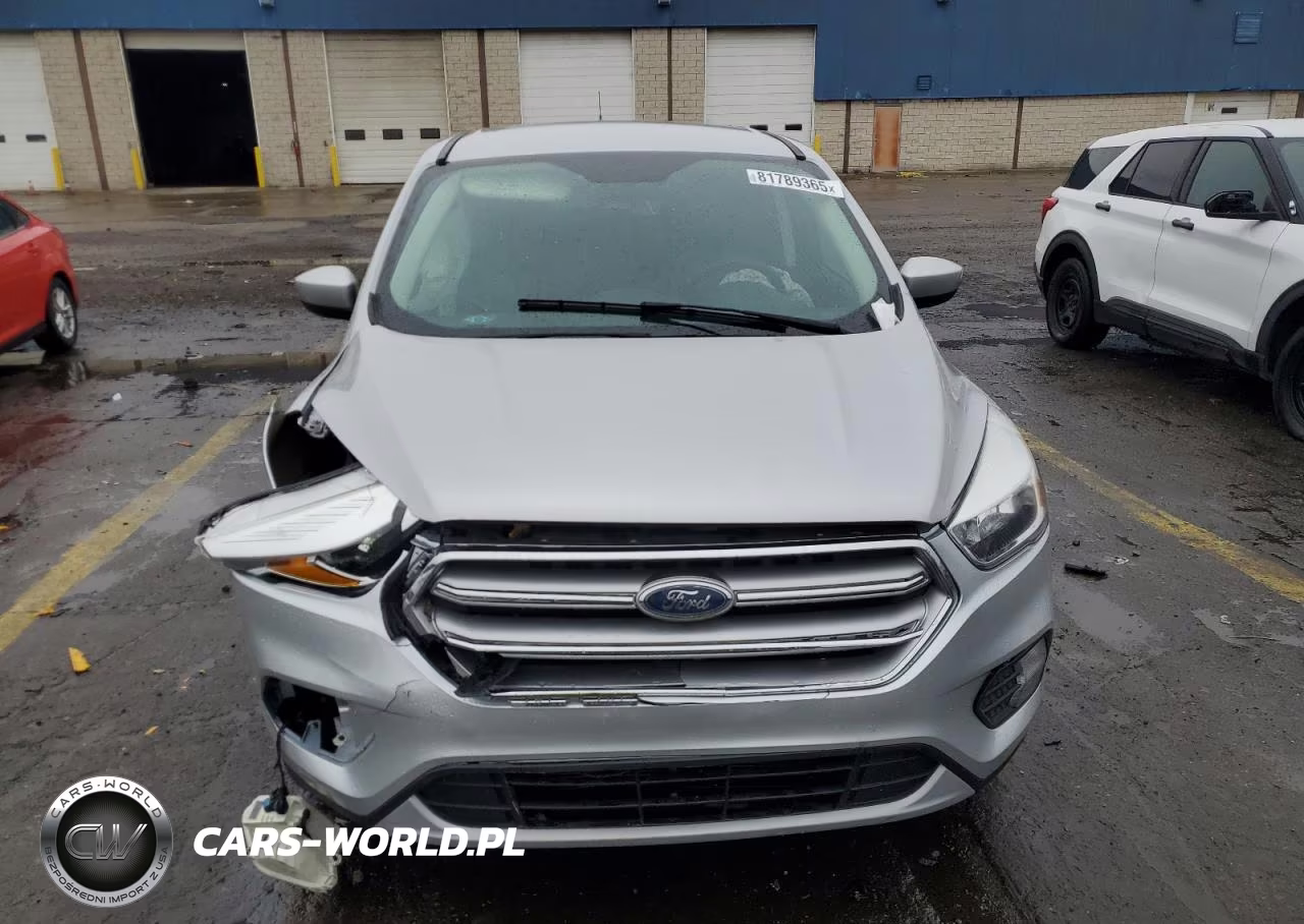 2017 Ford Escape Se VIN:1FMCU0GD7HUD58223 - 5