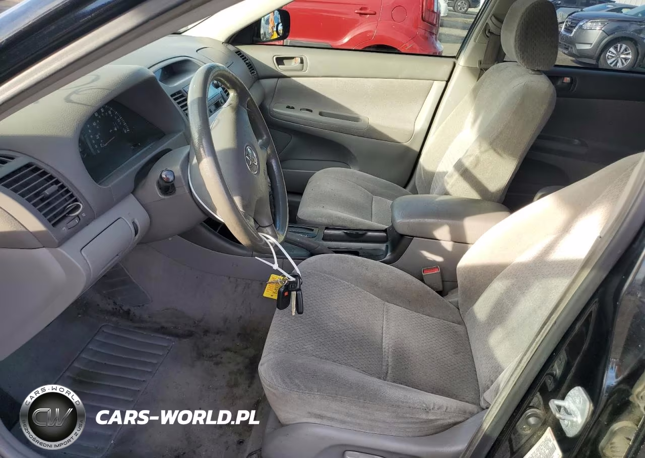 2002 Toyota Camry Le VIN:JTDBE32K220035359 - 7