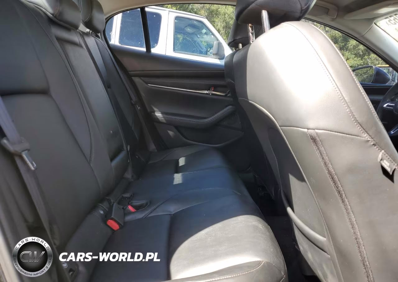 2019 Mazda 3 Preferred Plus VIN:JM1BPACL1K1107121 - 10