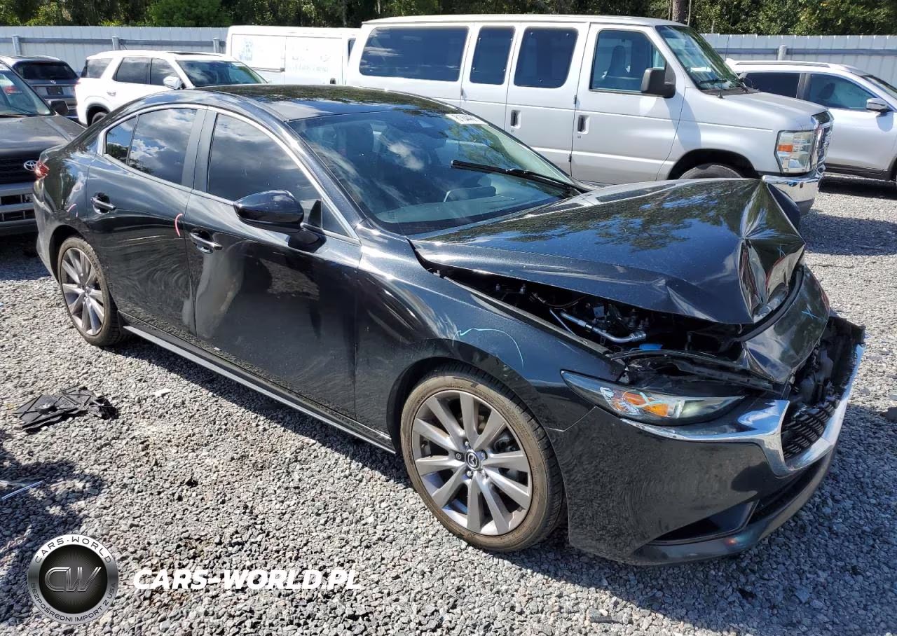 2019 Mazda 3 Preferred Plus VIN:JM1BPACL1K1107121 - 4