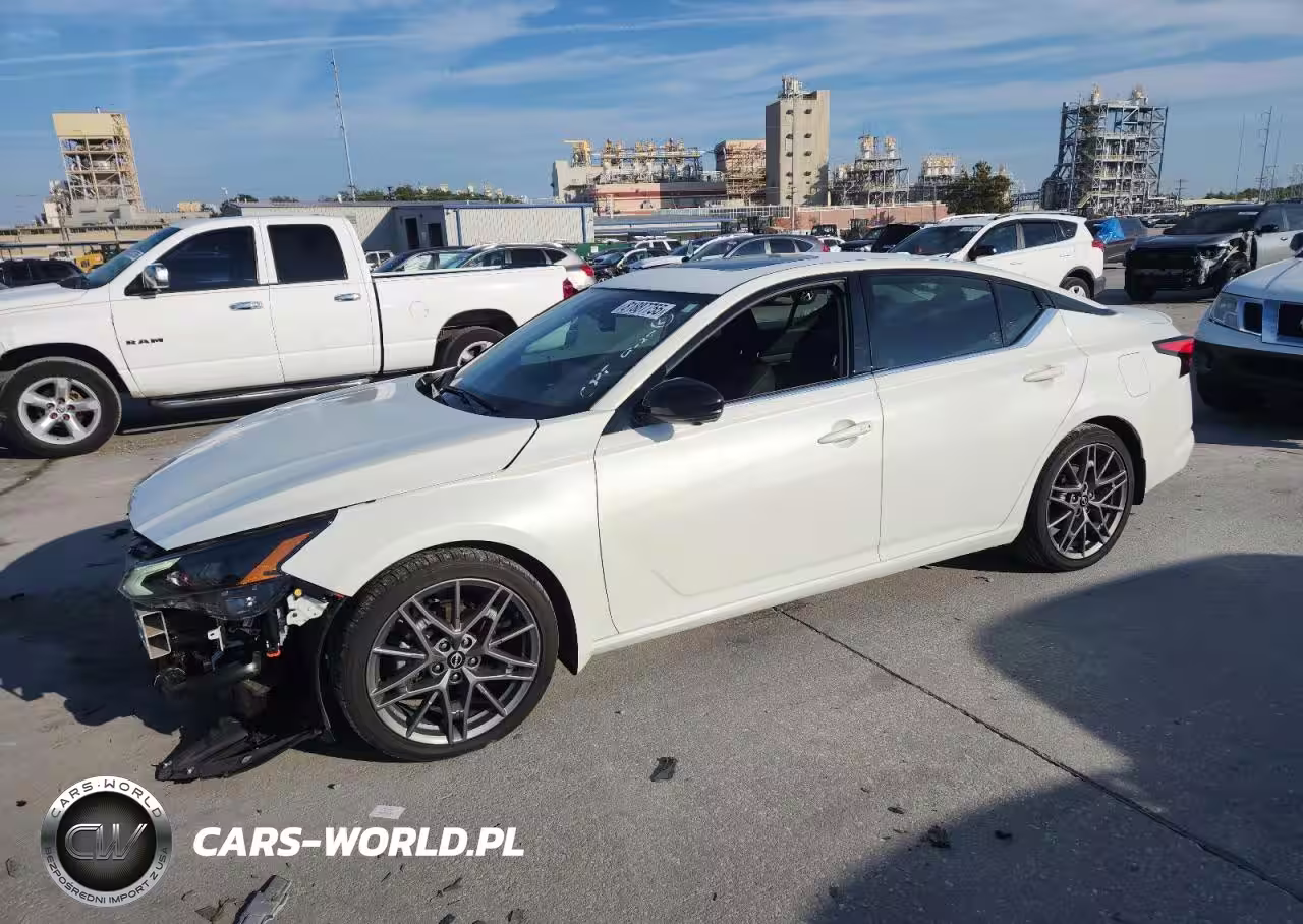 2023 Nissan Altima Sr