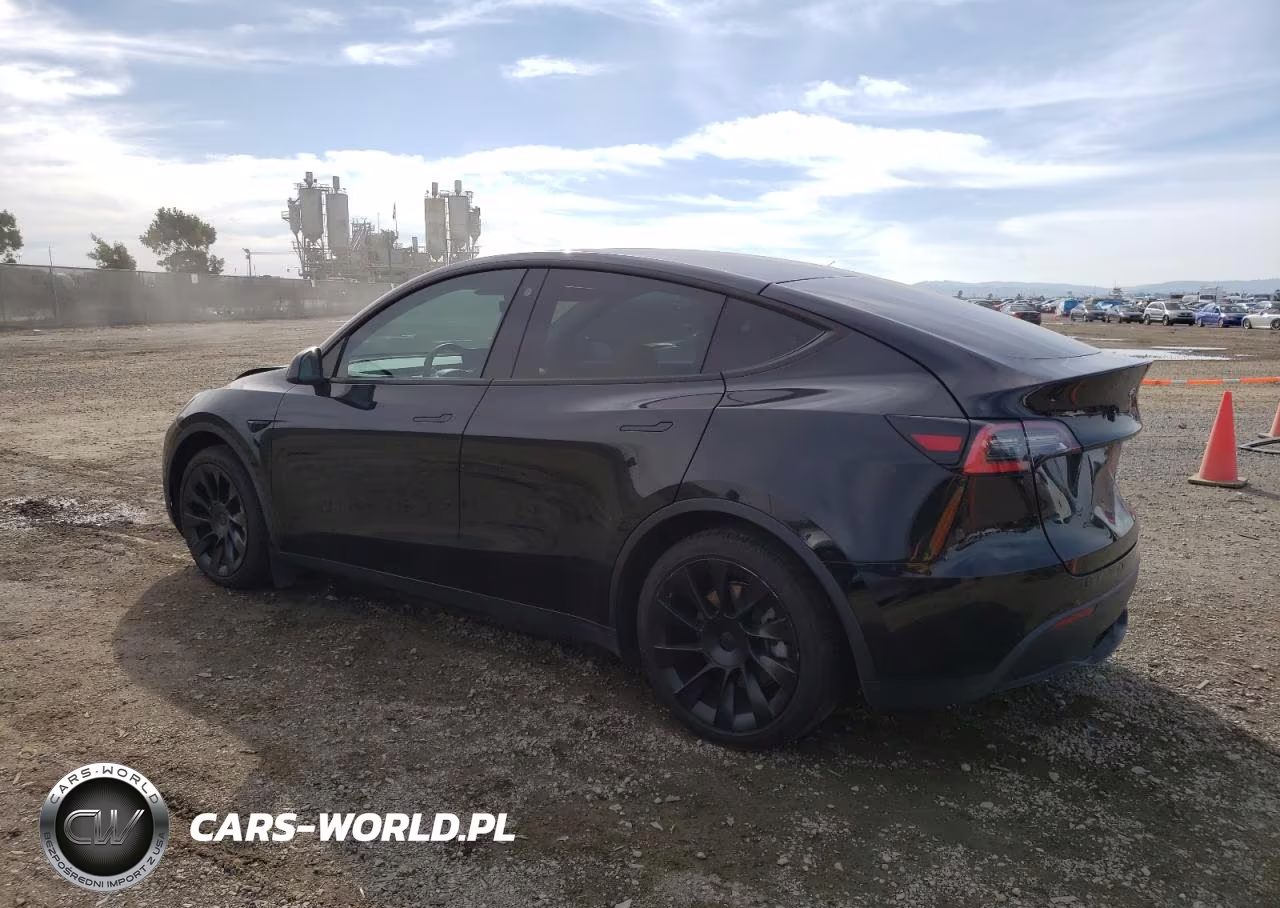 TESLA MODEL Y VIN:5YJYGAEE9MF137910 - 2