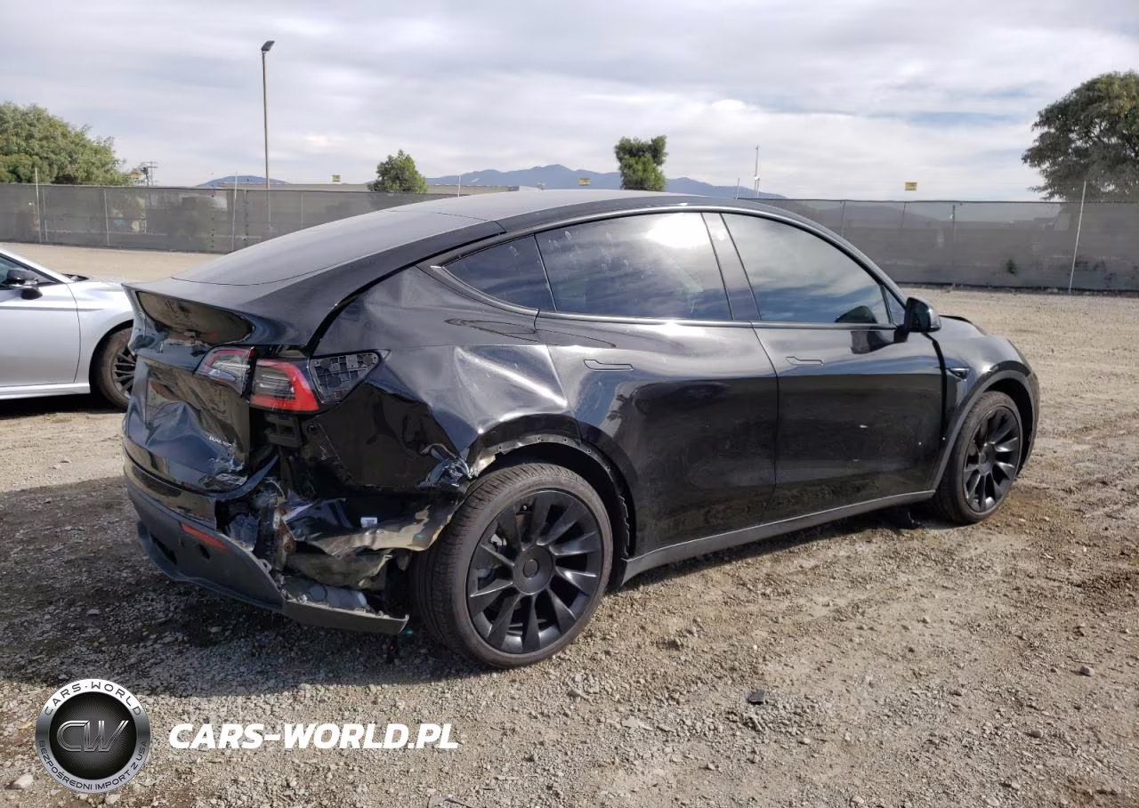 TESLA MODEL Y VIN:5YJYGAEE9MF137910 - 3