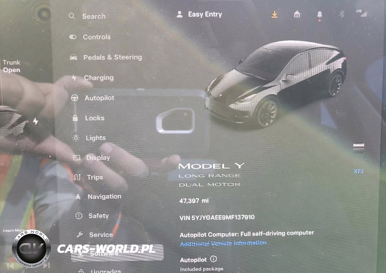 TESLA MODEL Y VIN:5YJYGAEE9MF137910 - 9