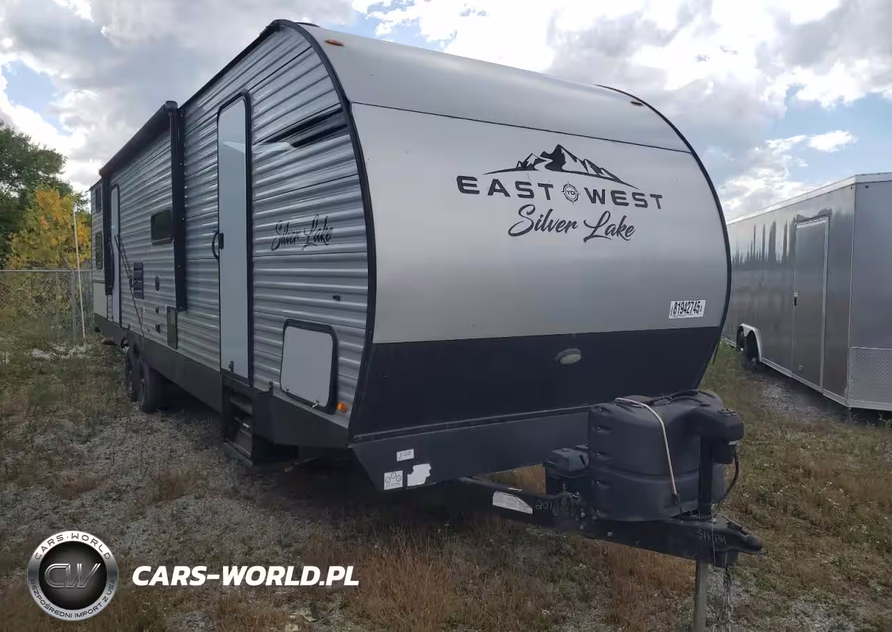 2022 East To West Silver Lak