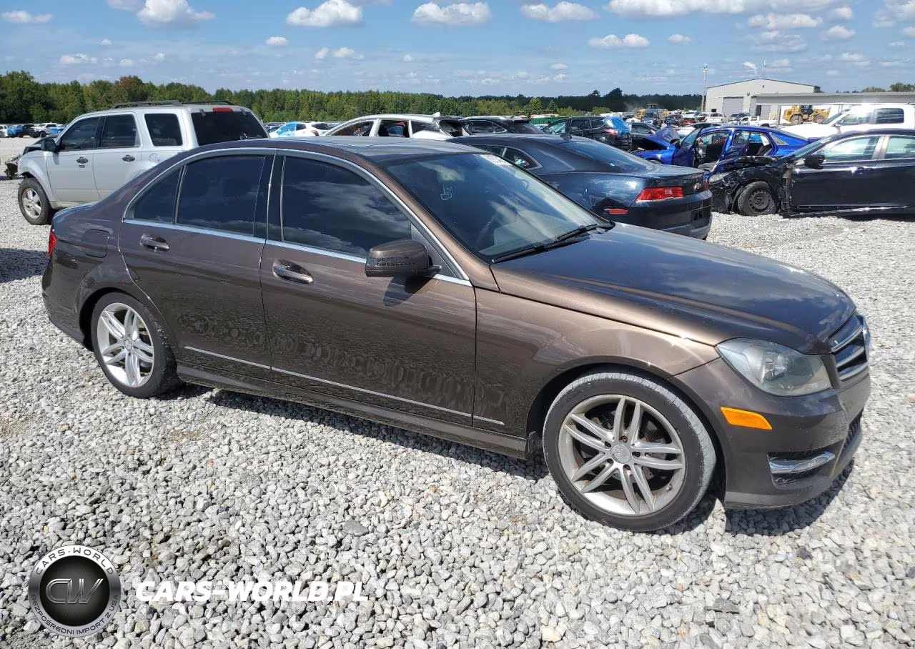 2014 Mercedes-Benz C 250 VIN:WDDGF4HBXER309719 - 4