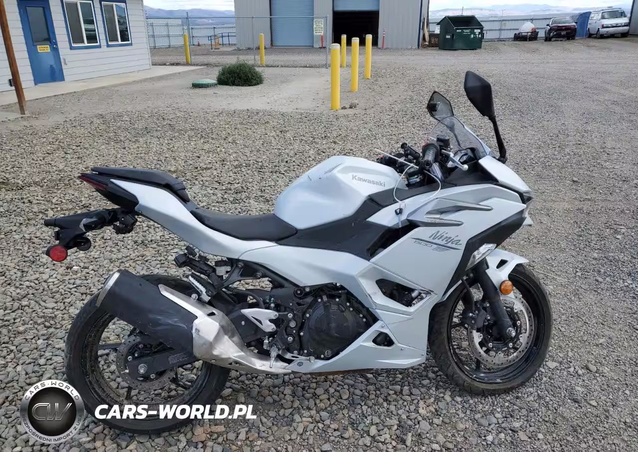 2025 Kawasaki Ex500 H