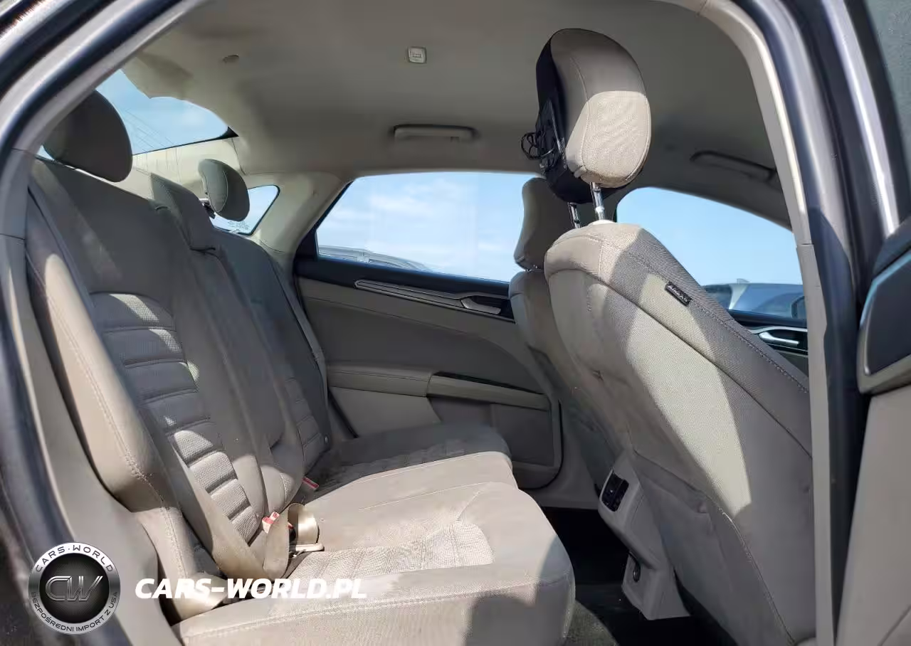 2018 Ford Fusion Se Hybrid VIN:3FA6P0LU5JR227552 - 10