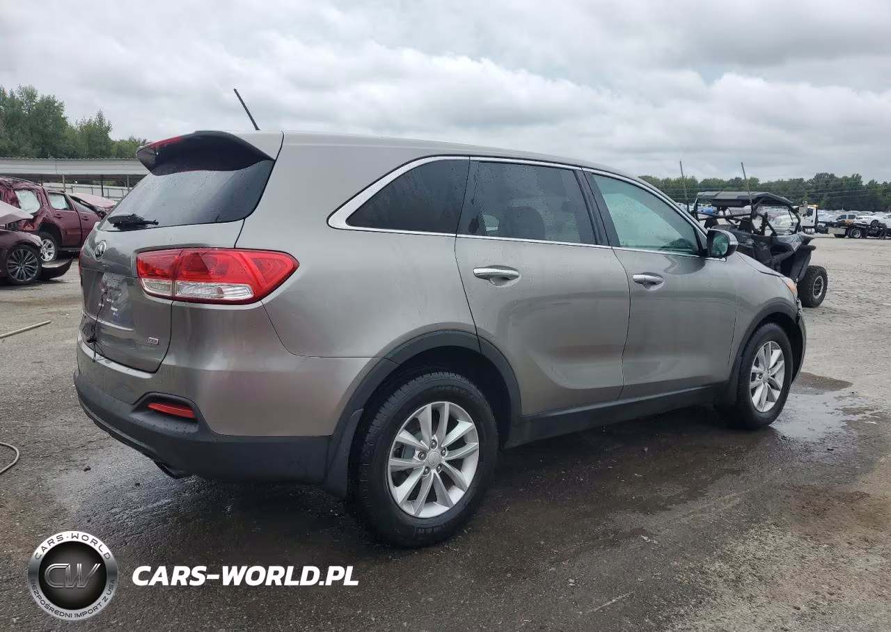 2017 Kia Sorento L VIN:5XYPG4A35HG193603 - 3