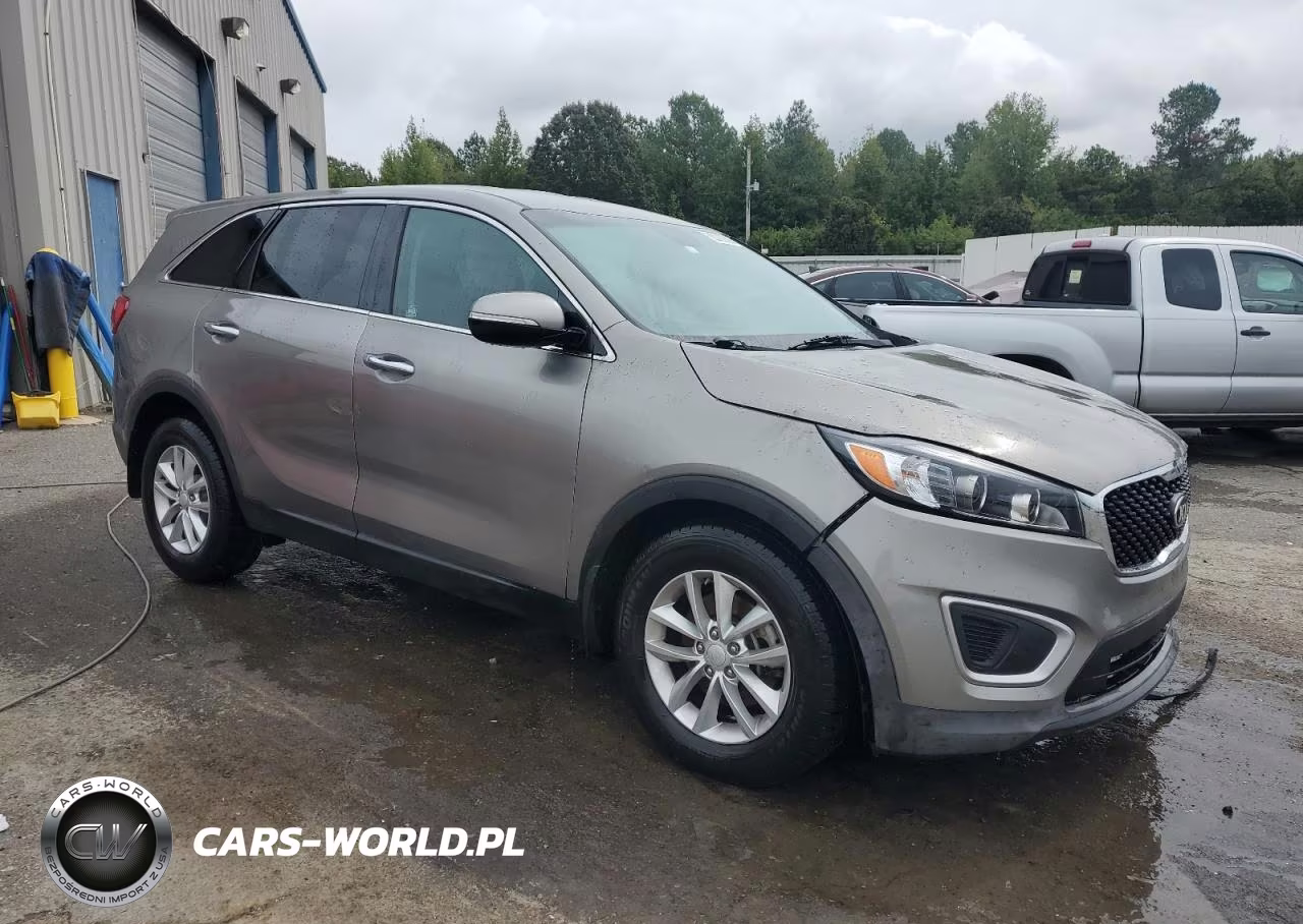 2017 Kia Sorento L VIN:5XYPG4A35HG193603 - 4