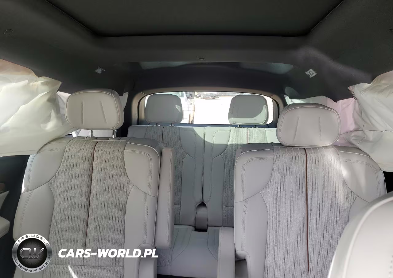 2026 Cadillac Vistiq Sport VIN:1GYC3NML3TZ700840 - 10