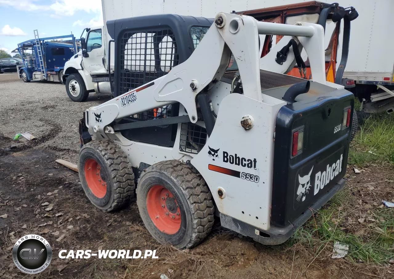 2015 Bobcat S530 Skid Steer Loader VIN:82104335 - 3