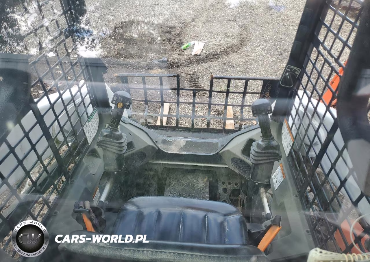 2015 Bobcat S530 Skid Steer Loader VIN:82104335 - 5