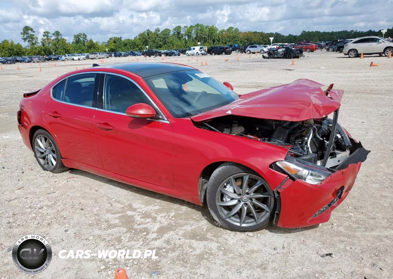 2017 Alfa Romeo Giulia VIN:ZARFAEBNXH7552059 - 4