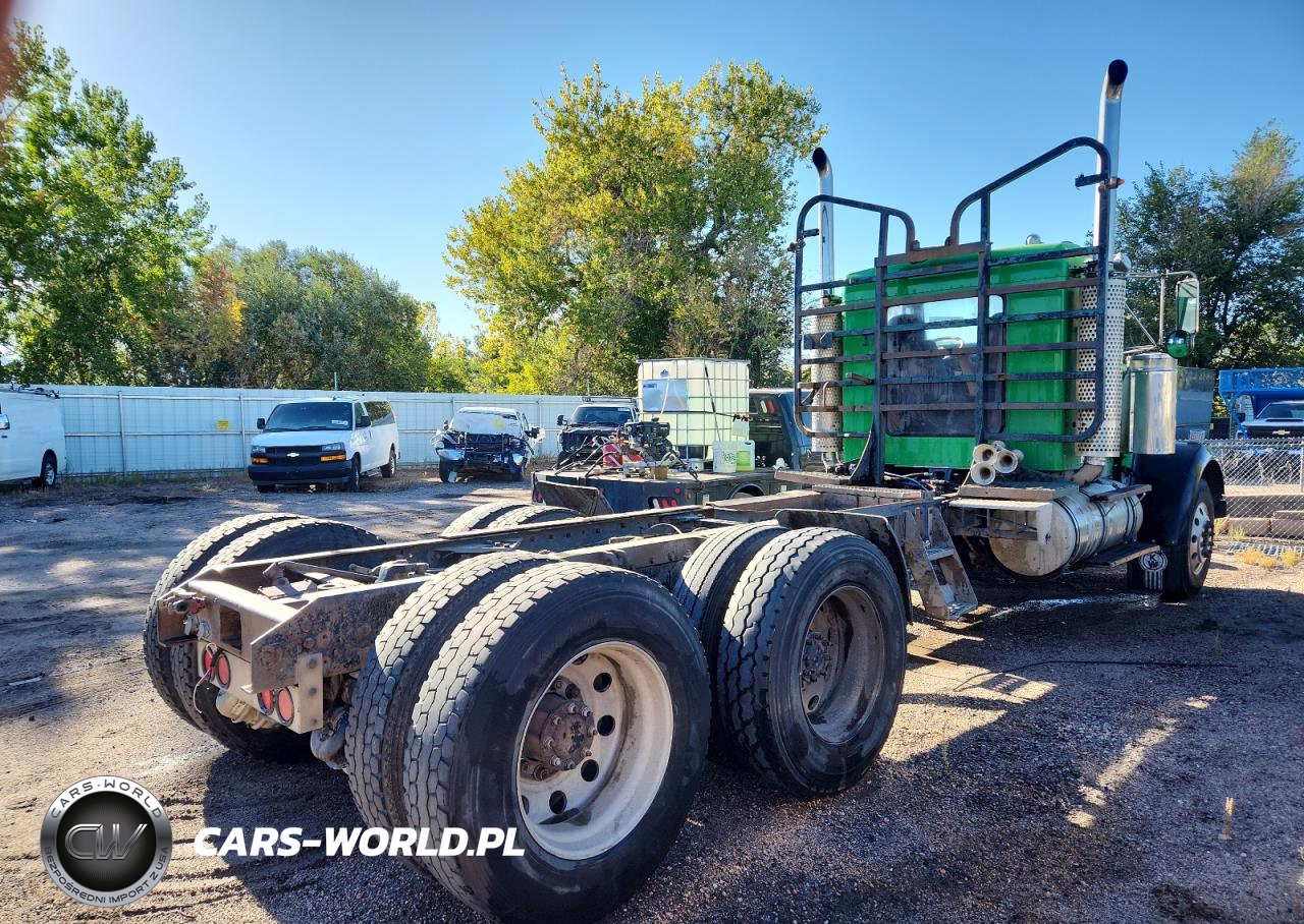 1999 Kenworth W900 Semi Truck VIN:1XKWD69X4XR821226 - 4