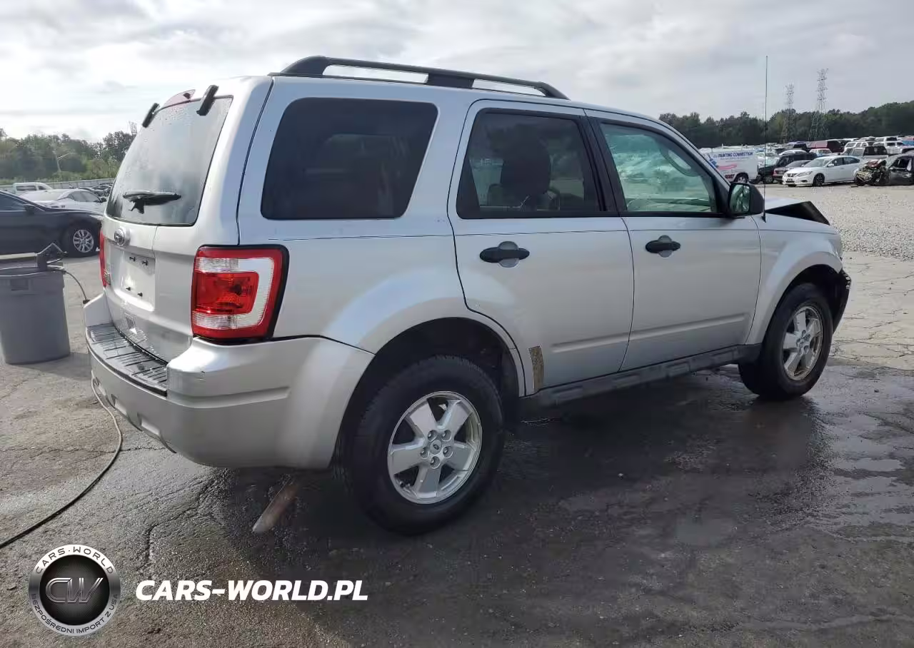 2010 Ford Escape Xlt VIN:1FMCU0D74AKB00919 - 3