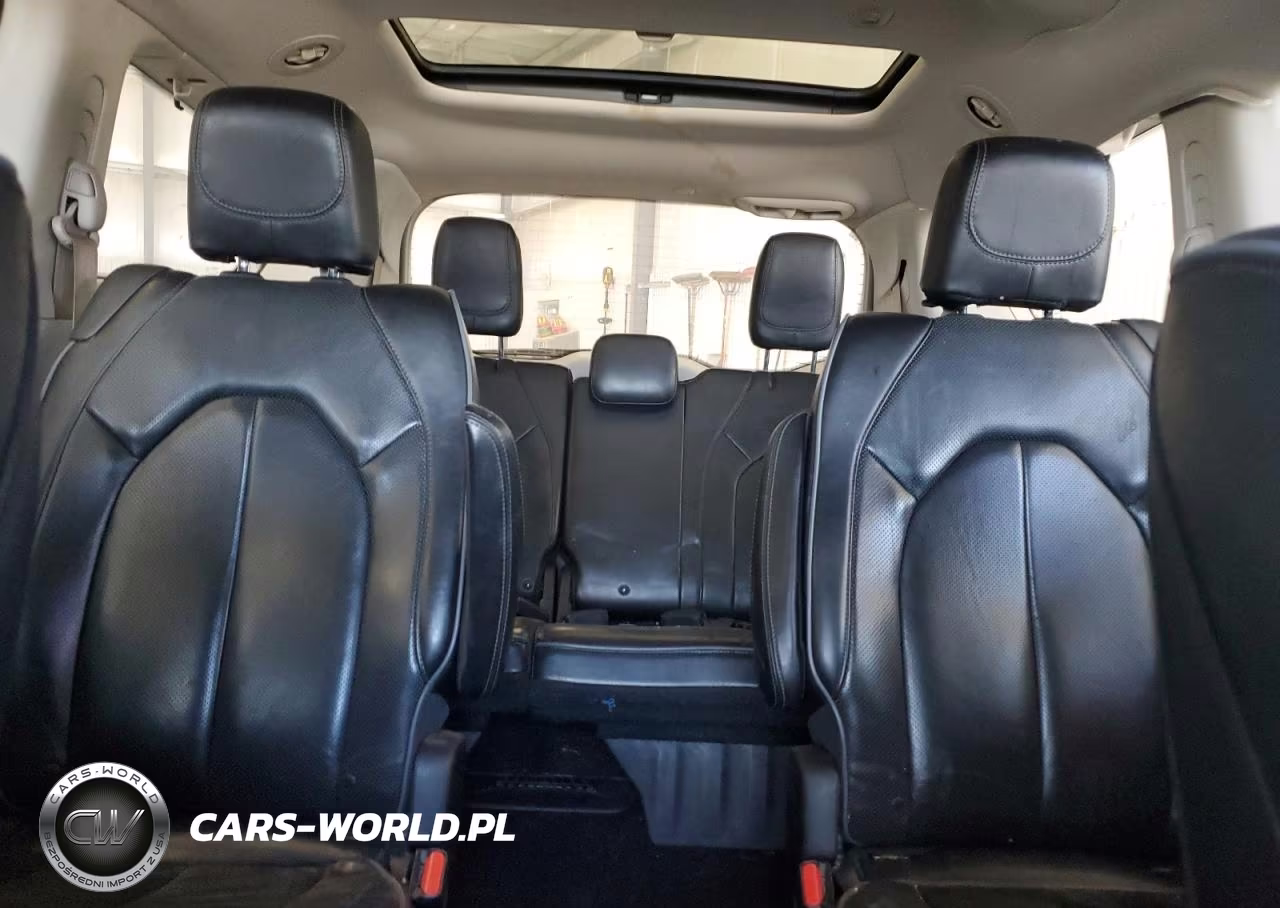 2018 Chrysler Pacifica Limited VIN:2C4RC1GG2JR251780 - 10