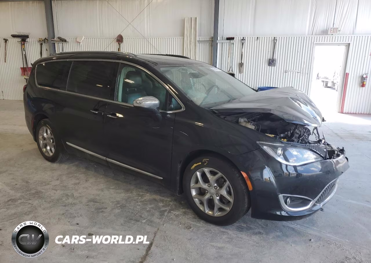 2018 Chrysler Pacifica Limited VIN:2C4RC1GG2JR251780 - 4