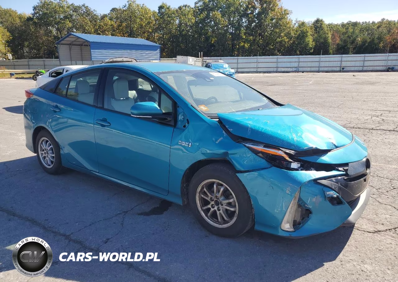 2018 Toyota Prius Prime VIN:JTDKARFP4J3076139 - 4