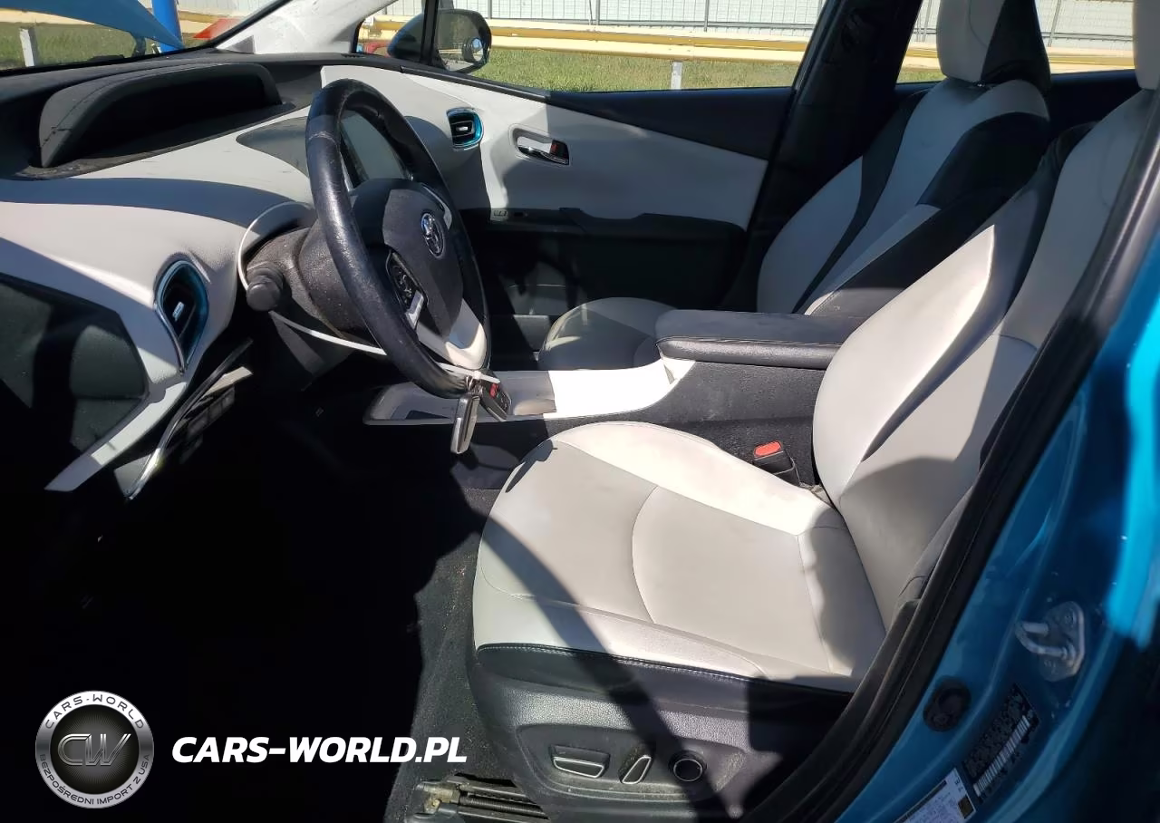 2018 Toyota Prius Prime VIN:JTDKARFP4J3076139 - 7